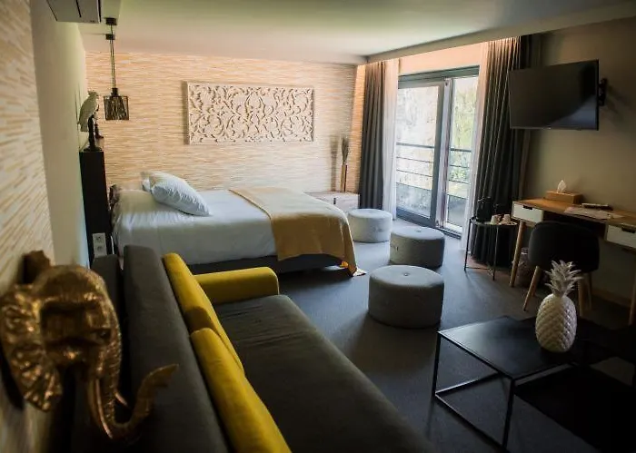 Hotel Abcd - Hotel-restaurant